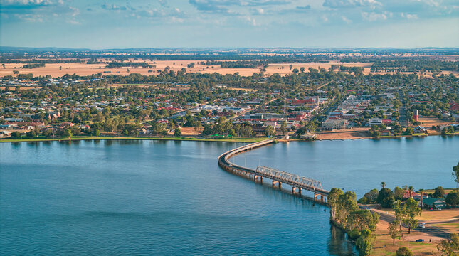 Yarrawonga Mulwala bridge over Lake Mulwala with Yarrawonga beyond