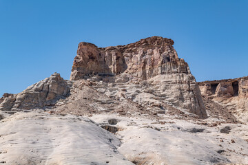 Dakota Formation with Entrada Sandstone (Middle Jurassic), Stud Horse Point / Amangiri, Canyon Point in the Glen Canyon National Recreation region of Utah. U.S. Route 89 (US 89) 


