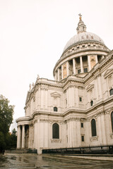 Obraz premium St Paul’s Cathedral Exterior on Overcast Day in London, England