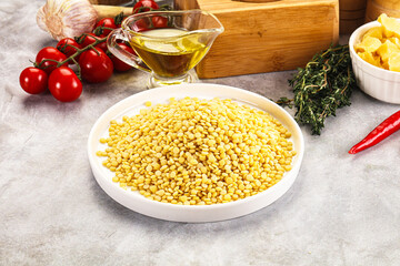 Dry raw wheat pasta - ptitim