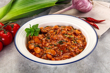 Chili con carne with beef and beans