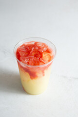 A view of a Brazilian lemonade.