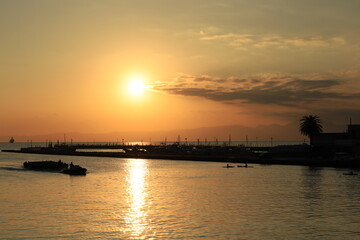 江ノ島大橋周辺の日没時の風景　夕景