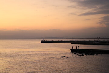 Obraz premium 江ノ島大橋周辺の日没時の風景 夕景
