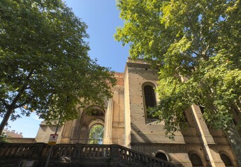 Eglise Saint-Aubin à Toulouse (France). sans clocher, plusieurs styles la caractérisent : néo-classicisme, néo-roman, néo-byzantin
