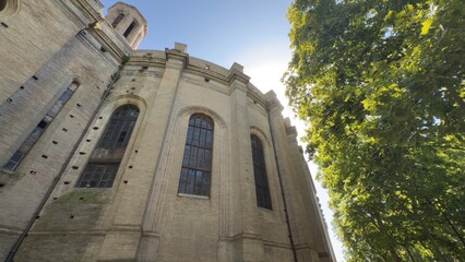 Eglise Saint-Aubin à Toulouse (France). sans clocher, plusieurs styles la caractérisent : néo-classicisme, néo-roman, néo-byzantin