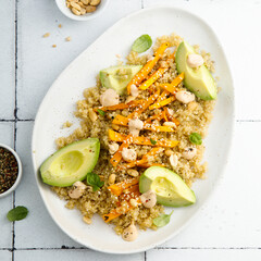 Warm salad with roasted carrot and avocado