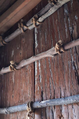 竪穴住居の内部の壁の造り