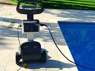 remote control of robot cleaning swimming pool