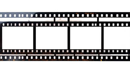 Obraz premium long 35mm filmstrip or border with empty frames isolated on transparent Png 