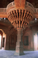 indian palace fort mansion pillar India 
