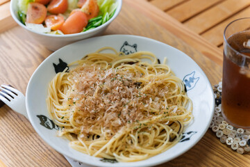 塩昆布と鰹節の和風パスタ
