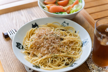 塩昆布と鰹節の和風パスタ