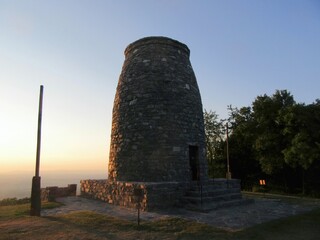 sunset over the historic Washington Monument in Maryland 