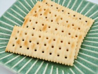 바삭하고 담백한 크래커, 음식