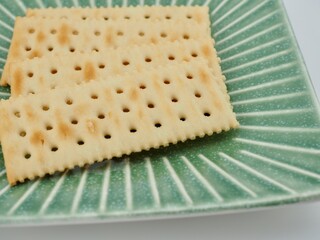 바삭하고 담백한 크래커, 음식