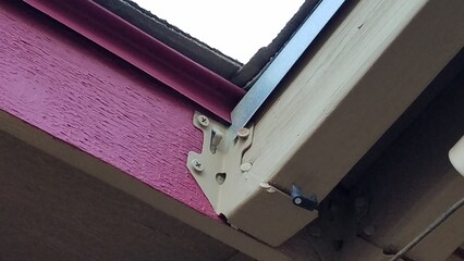 Home Improvement, Painting Wood Trim Red Around Metal Bracket