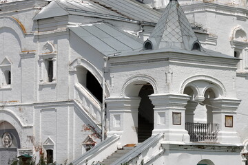 The two-storey Resurrection Church of 1653-1673 of the cathedral type in the village of Isady in the Ryazan region. The temple was painted at the end of the 19th century