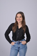 mulher feliz sorrindo 