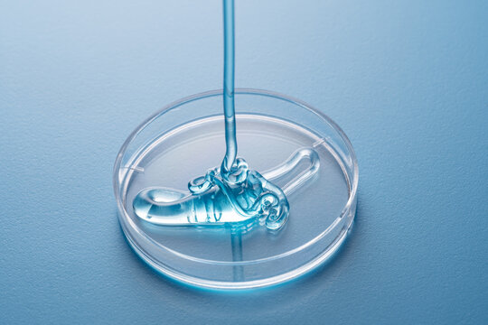 Viscous liquid in petri dish for cosmetic testing