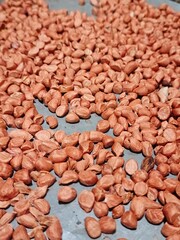 bunch of peeled peanuts