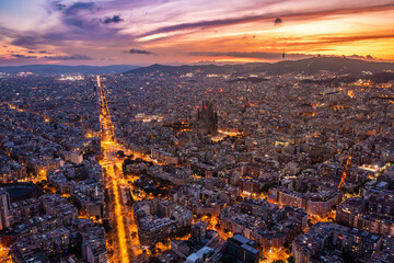 
Barcelona Urban Grid: Illuminated Streets and Residential Blocks at Dusk

An aerial view of...