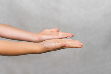 Children's Open Hands Gesture: Offering, Receiving, Collaborative Support