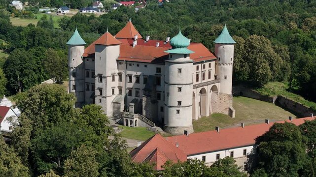 Wczesnobarokowy zamek w Nowym Wiśniczu z lotu ptaka