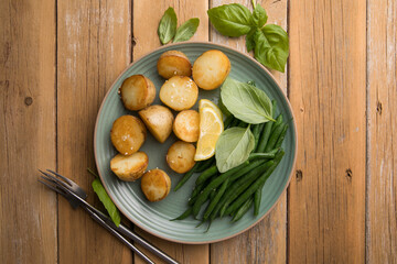 Rustic Stewed Potatoes with Green Beans – Homemade Vegetarian Meal