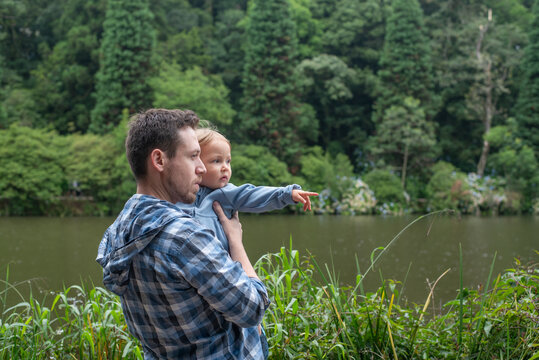 Father and son enjoying the Lago Negro - Gramado - Rio Grande do Sul - Brazil