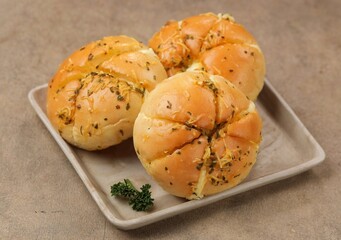 Korean garlic cheese bread is bread mixed with cheese and onions so it tastes delicious