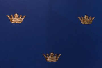The Swedish Royal Family signs