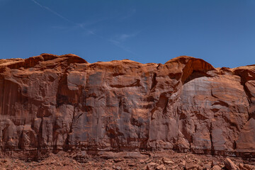 Fototapeta premium Rain God Mesa is a summit in Navajo County, Arizona, United States. hinarump Conglamerate、Moenkopi Formation、De Chelly Sandstone with Organ Rock Formation / Shale. Desert varnish