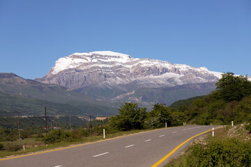 The road leading to the foot of Mount Shahdag.