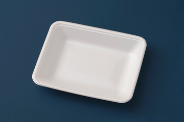 Food tray of polystyrene foam. 発泡スチロールの食品トレー