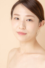 女性
