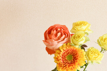 薔薇とガーベラ