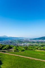 長野県の風景　姨捨の棚田と広大な長野盆地を望む