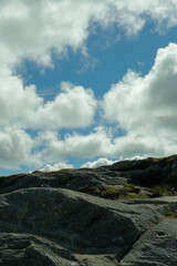 ChatGPT의 말:
Vidden trail in Bergen Norway rocky grass landscape, 노르웨이 베르겐 비든 트레일 바위와 초원 풍경