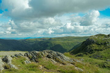 ChatGPT의 말:
Vidden trail in Bergen Norway rocky grass landscape, 노르웨이 베르겐 비든 트레일 바위와 초원 풍경