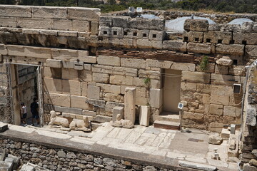 Ancient ruins reveal the timeless story of history, culture, and artistry in a breathtaking landscape under a clear sky