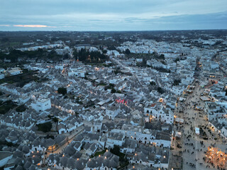 alberobello vista dall'altro durante un pomeriggio invernale