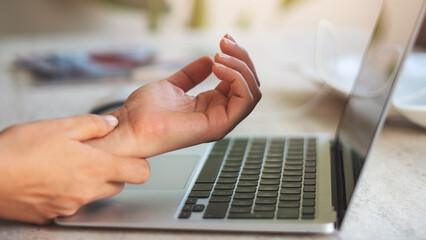 Working too much - suffering from a Carpal tunnel syndrome