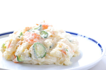 美味しくて栄養たっぷり、定番のお惣菜といえば、ポテトサラダ
