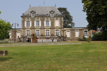 Mairie, vue de l'extérieur, village Le Dorat, département de la Haute Vienne, France