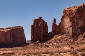 Fototapeta premium Pinnacle, Rain God Mesa is a summit in Navajo County, Arizona, United States. Shinarump Conglamerate、Moenkopi Formation、De Chelly Sandstone with Organ Rock Formation / Shale. Desert varnish