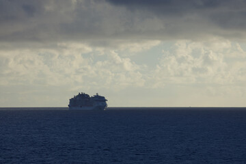Kreuzfahrtschiff Silhouette im Gegenlicht Rio de Janeiro Salvador Maceio Recife Praia Santa Cruz de...