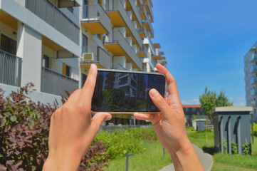 Digital Lens: Capturing Modern Architecture with a Smartphone