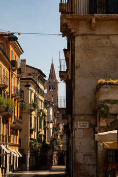 Foto de una calle en Verona, Italia