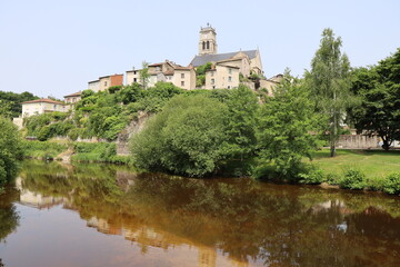 Obraz premium Vue d'ensemble du village, village de Bellac, département de la Haute Vienne, France